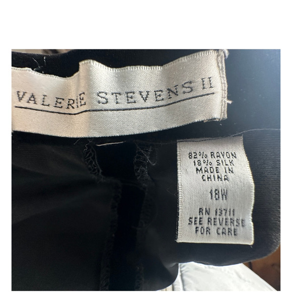 Valerie Stevens 18W Silk Rayon VELVET Dress Pants Pull On Cropped COMFORT Black - Picture 4 of 6